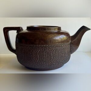 Sadler Teapot England Textured On Bottom Half